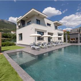 5 bedroom villa with pool near Split, sleeps 9
